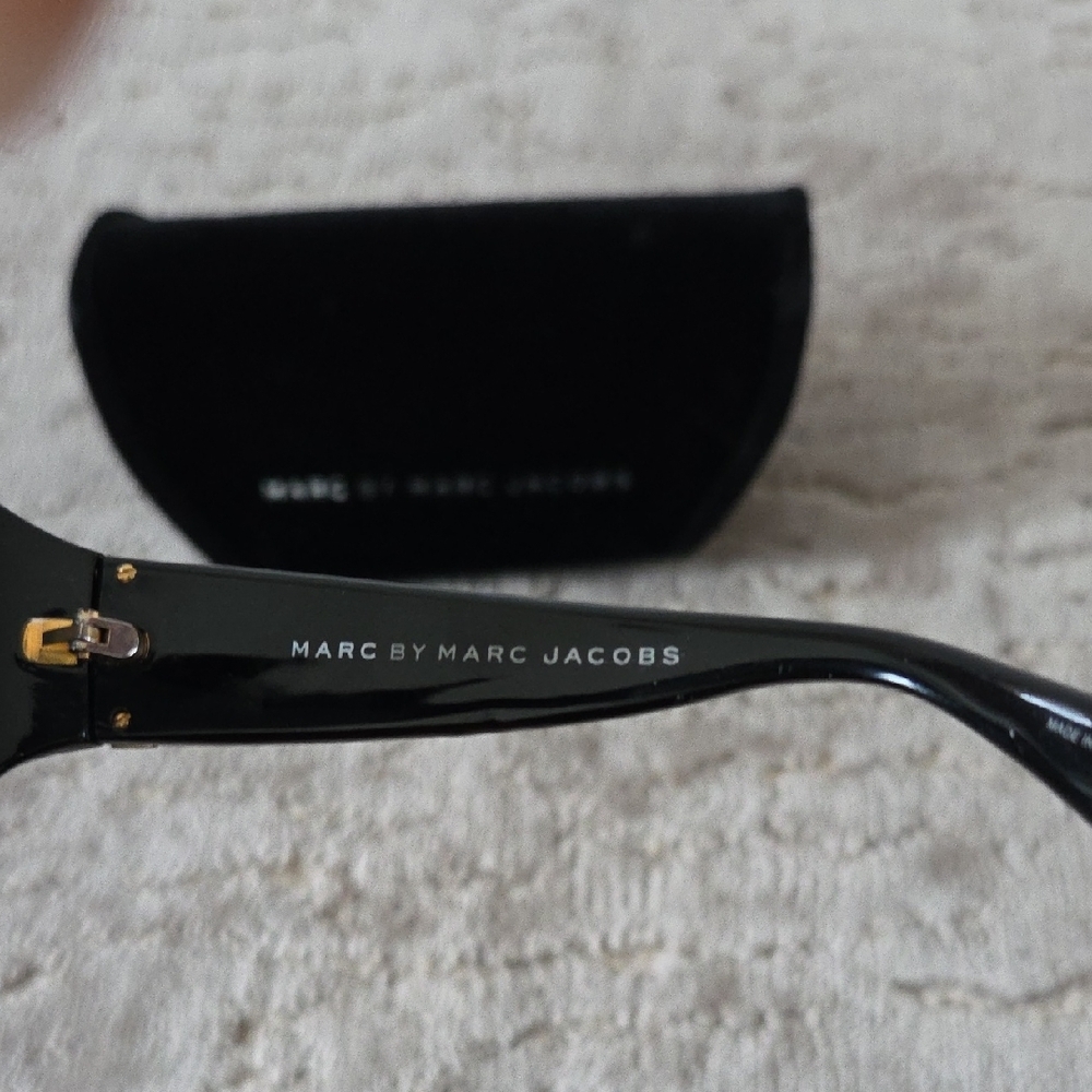 Marc By Marc Jacobs Black Sunglasses - Picture 5 of 7